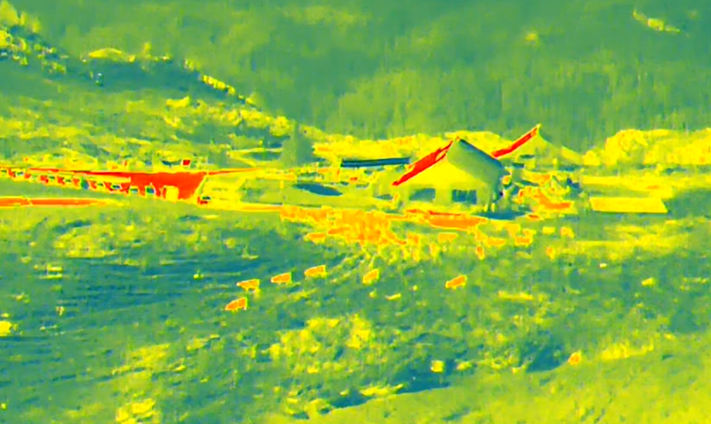 Observation aérienne d’une zone en imagerie thermique par drone